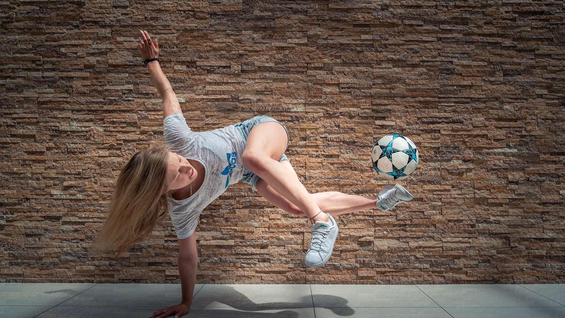 菲的表现堪 菲的表现堪